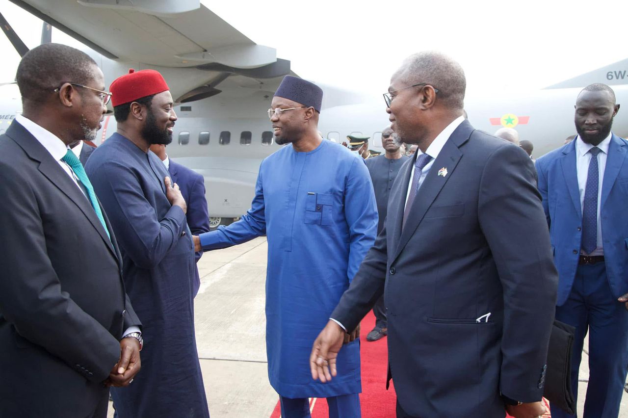 Photos / En visite de travail: L'arrivée du Premier Ministre Ousmane Sonko en Gambie, ce mercredi