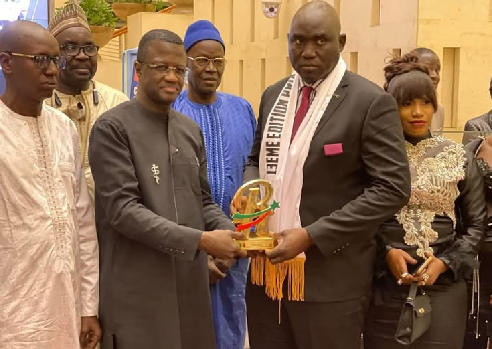 Meilleure commune émergente : Abdou Khadre Lo, Maire de la Commune de Nguidile, sur le podium