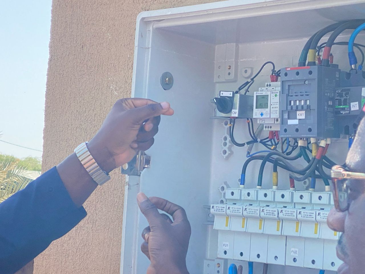 Photos/ Accès universel à l’électricité dans 9 villes du Sénégal notamment Joal, Ngazobil et Pointe-Sarène : Plus de 43 milliards mobilisés