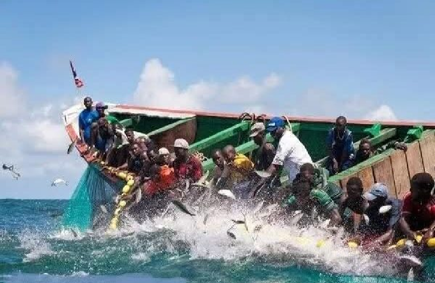 Kafountine / Drame en mer : Deux pécheurs portés disparus après une collision entre deux pirogues