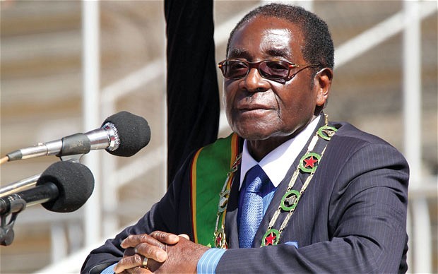 Zimbabwe : une femme défie Mugabe