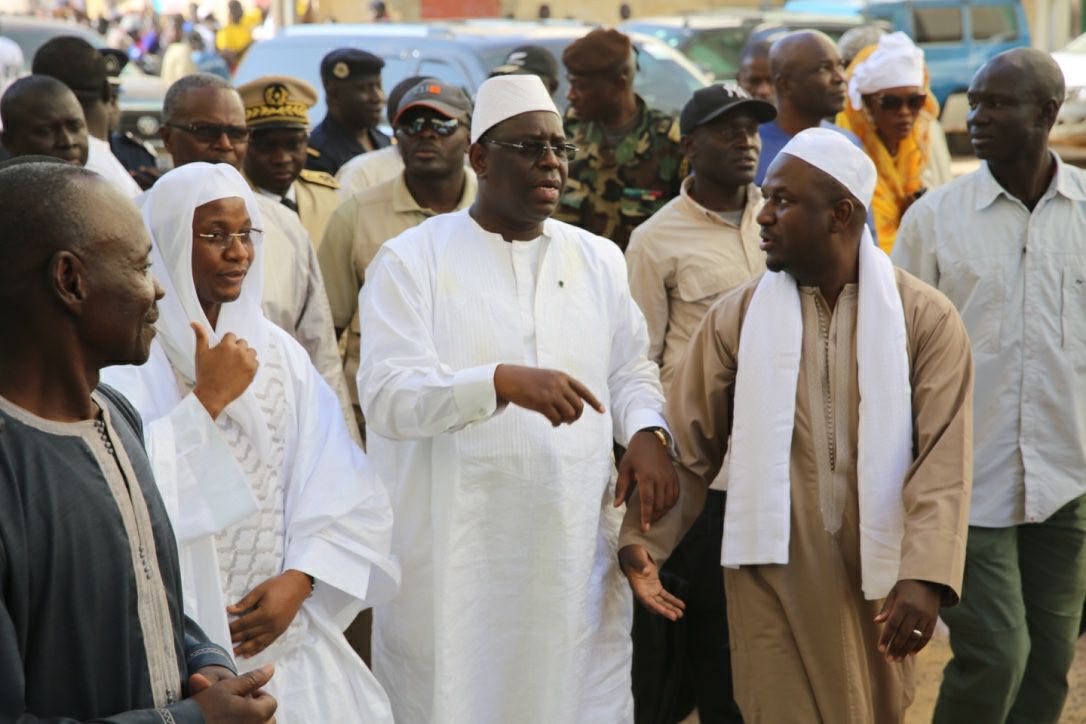 Photos- Macky Sall à Mbour et Thiadiaye