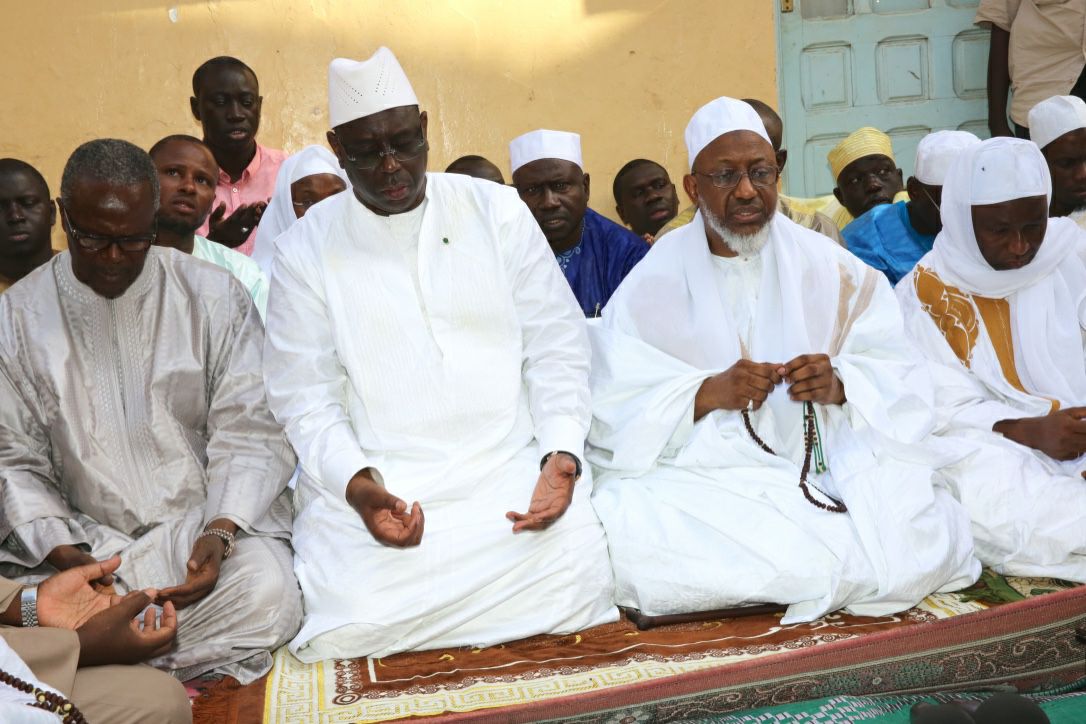 Photos- Macky Sall à Mbour et Thiadiaye