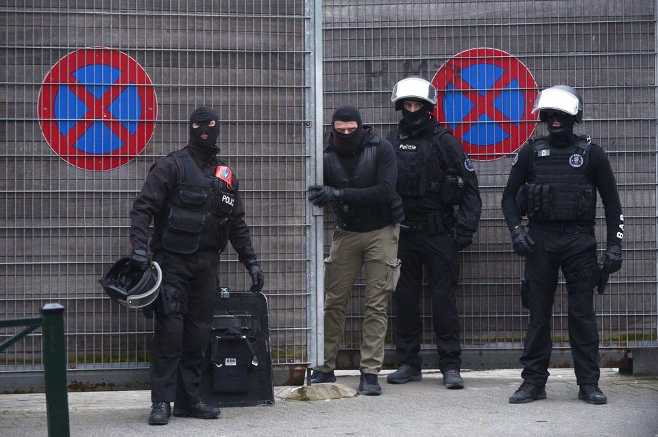 Attentats de Paris : Salah Abdeslam arrêté à Molenbeek après une vaste opération policière