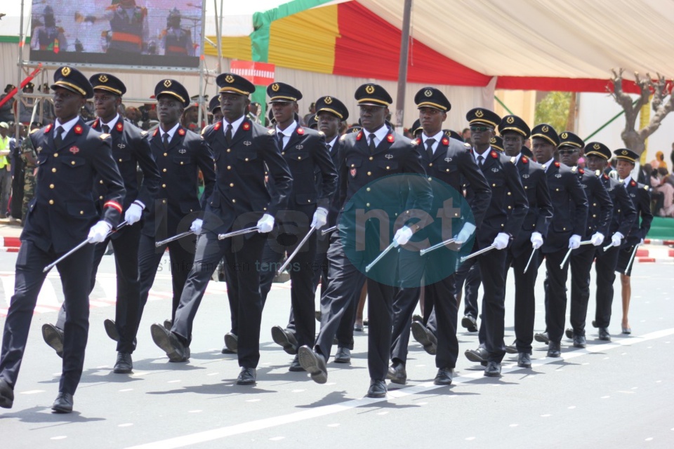 4 avril 2016:  Les images du défilé militaire et paramilitaire (suite)