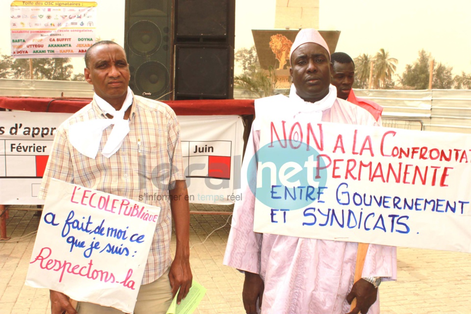 Les images du rassemblement des syndicats, parents d'élèves et élèves pour mettre fin aux grèves dans le système éducatif