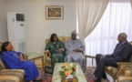 Photo : Macky SALL et Marième Faye Sall rendent visite au Président Abdou Diouf et Elizabeth Diouf