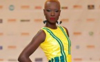 Fleur Mbaye dans une belle tenue qui met en valeur sa silhouette gracile