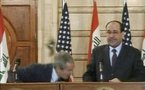 [ PHOTOS ] AGRESSION DE BUSH EN IRAK: Les images de l'incident