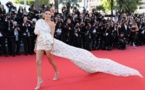 Kendall Jenner, reine de la Croisette avec une robe audacieuse