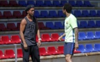 Visite de Ronaldinho aux joueurs de Barça ce matin lors de l'entraînement en quelques clichés !!