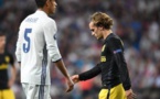 Équipe de France: Antoine Griezmann n'applaudit pas Raphaël Varane et l'assume