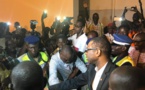 Vidéo: Arrivée de Youssou Ndour à l'aéroport Lss