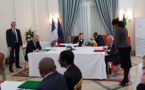 Emmanuel Macron et Macky Sall signent une série de contrats