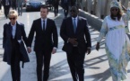 Photo : Macky Sall, Marième Faye, Brigitte et Emmanuel Macron font la balade sur le Pont Faidherbe