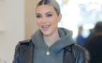 Kim Kardashian : Et maintenant, elle pose à quatre pattes…