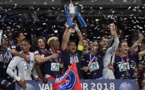 Coupe de France: haie d'honneur et trophée partagé, la classe du PSG avec Les Herbiers