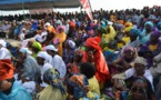 OUMAR GUÈYE REMET PLUS DE 800 MOTEURS HORS-BORD AUX PÊCHEURS