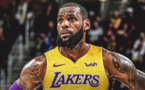 Coup de tonnerre : LeBron James rejoint les Los Angeles Lakers pour 154 millions de dollars sur quatre saisons.