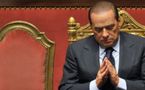 Silvio Berlusconi, le président du Conseil italien, tente de convaincre les sénateurs de voter une motion de confiance pour son gouvernement, lundi 13 décembre