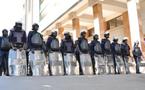 Marche interdite des militaires invalides: Un gendarme menace les manifestants en dégainant une arme (Vidéo)