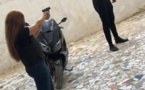 PHOTOS - Pistolet à la main, Juliana MONTEIRO de « Wiri Wiri » menace un homme encagoulé