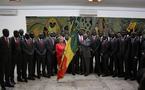 Can 2012: Me Wade remet le drapeau national  aux "Lions"