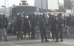 [ Direct ] Des jeunes menacent de marcher vers le palais, d’autres s’y opposent