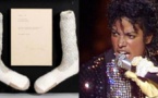 Michael Jackson: Ses premières chaussettes moonwalk en vente pour une somme hallucinante