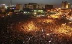 Egypte: des milliers de manifestants en colère contre le verdict du procès Moubarak