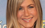 Jennifer Aniston, une mystérieuse bague au doigt !