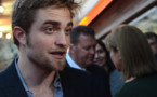 Robert Pattinson sort faire la fête