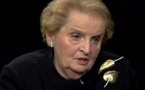 Madeleine Albright se sucre à Dakar