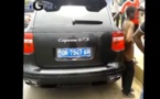 [Vidéo] Accident Au Rond Point De Ngor - Un 4x4 Cayenne Cts Renverse Un Talibe