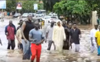 Le Général Kara sort sous la pluie pour se solidariser des populations touchées par les inondations