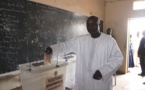 IMAGES/VIDEO - Le Ministre Oumar Gueye et candidat à la mairie de Sangalkam a accompli son devoir de citoyen 