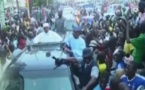 Video-L’accueil triomphal de Me Wade à Touba