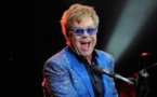 Elton John fait pleurer une vigile en plein concert : "Tu te prends pour Hitler?"