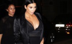 Photos - Pour sa soirée à Paris, Kim Karda­shian sort un impres­sion­nant décol­leté