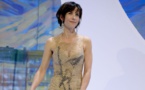 Sophie Marceau en vacances, complè­te­ment nue