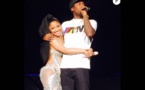 Nicki Minaj enceinte de Meek Mill ? Leur instant "bébé" en plein concert !