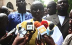 Accusé par des jeunes de Siré Dia d’être le propriétaire d’une usine d’alcool, Idrissa Seck répond…Regardez