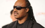 Stevie Wonder se moque gentiment des voyants