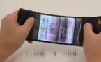 Un smartphone flexible qui permet de "feuilleter" comme un livre