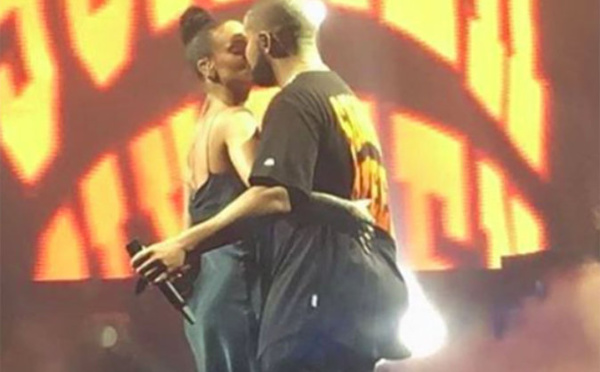 Rihanna et Drake : enfin le premier bisou !