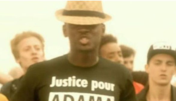 W9 censure un t-shirt de Black M, arboré dans un clip en hommage à Adama Traoré