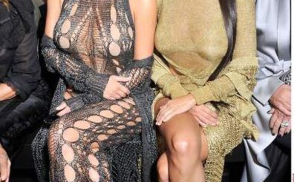 Kim Kardashian et sa soeur Kourtney à la Fashion Week de Paris