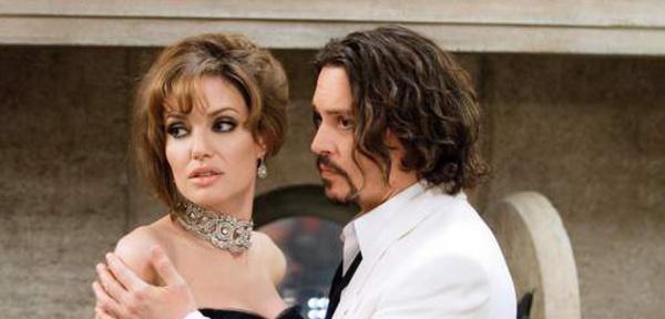 "Angelina Jolie se console avec Johnny Depp"