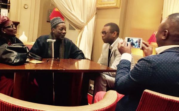 Youssou Ndour en visite chez Serigne Maodo Sy à Paris