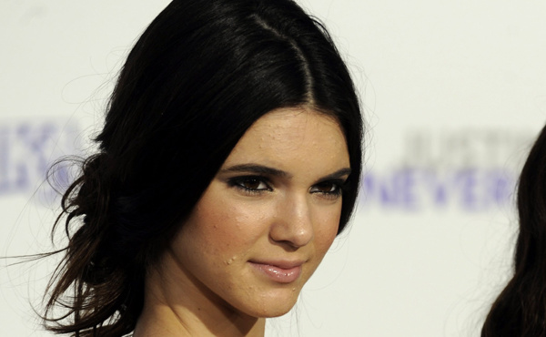 Kendall Jenner complètement nue pour ses 21 ans